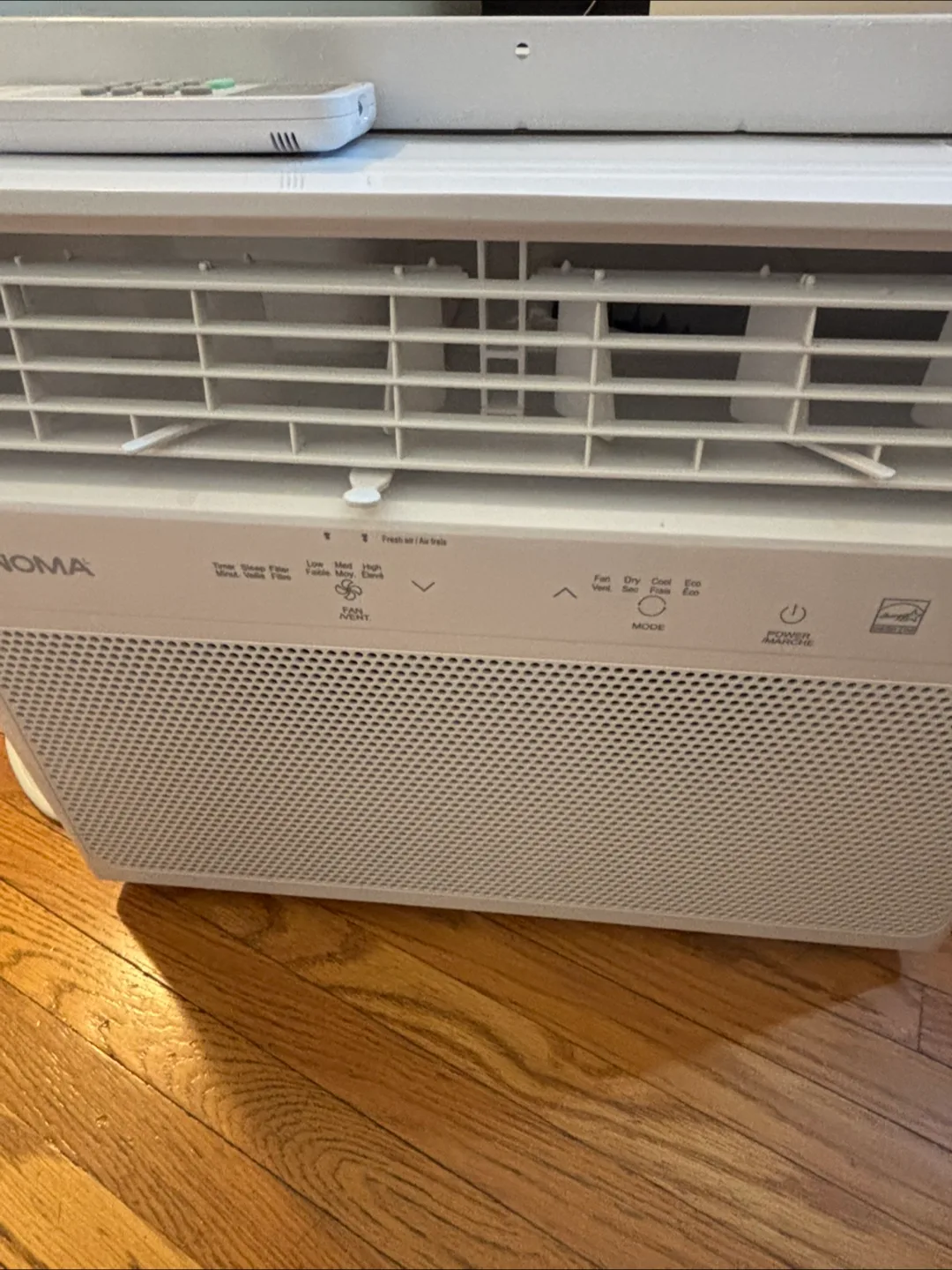 NOMA iQ 10,000-BTU Inverter Window Air Conditioner image indicator(4)