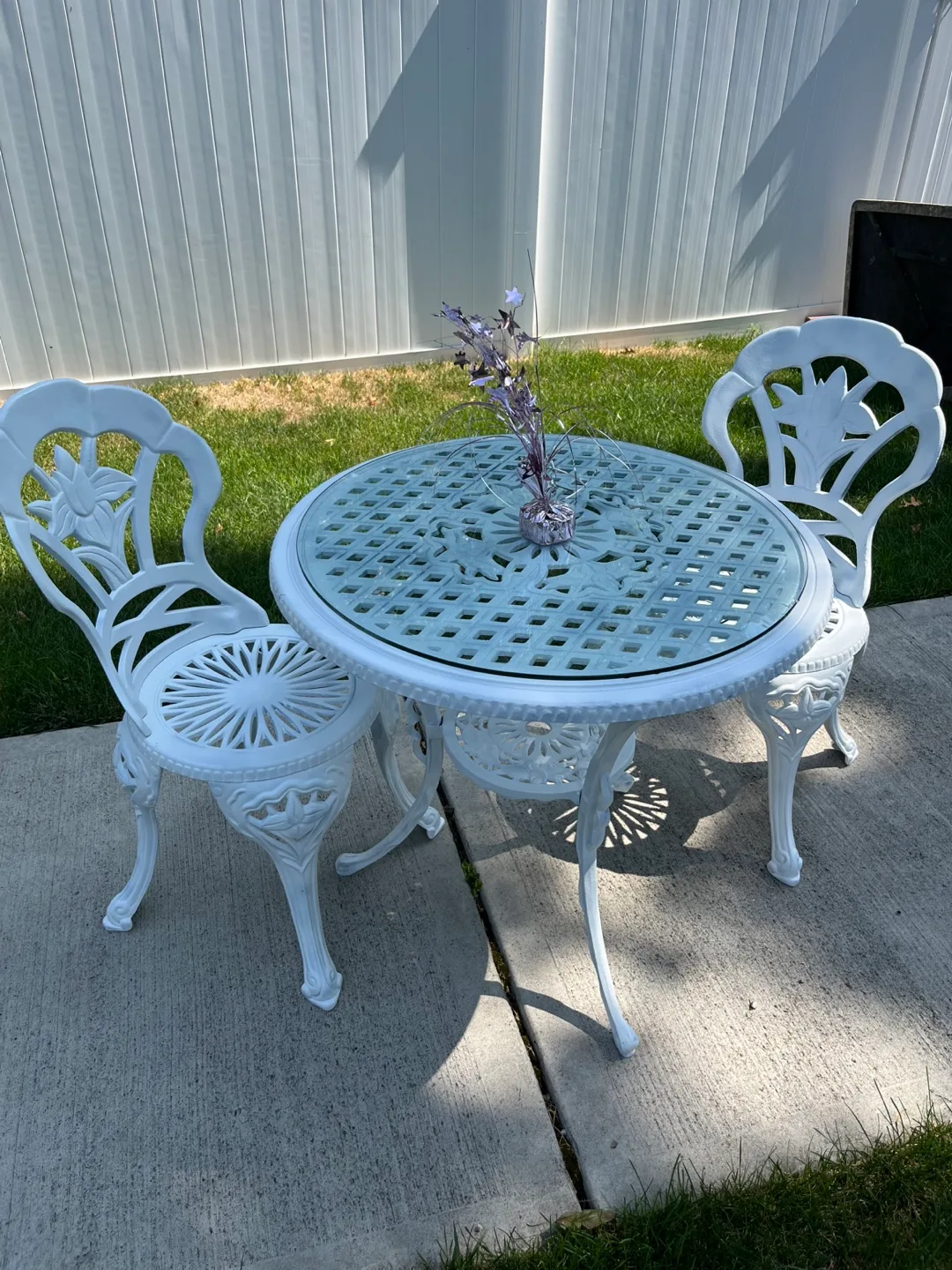 White Metal Outdoor Patio Set - Table and 2 Chairs image indicator(2)