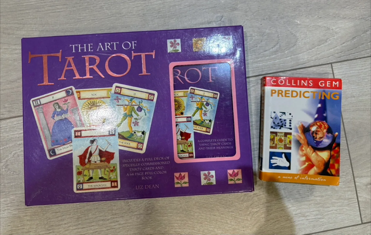 Tarot cards kit & predicting book thumbnail