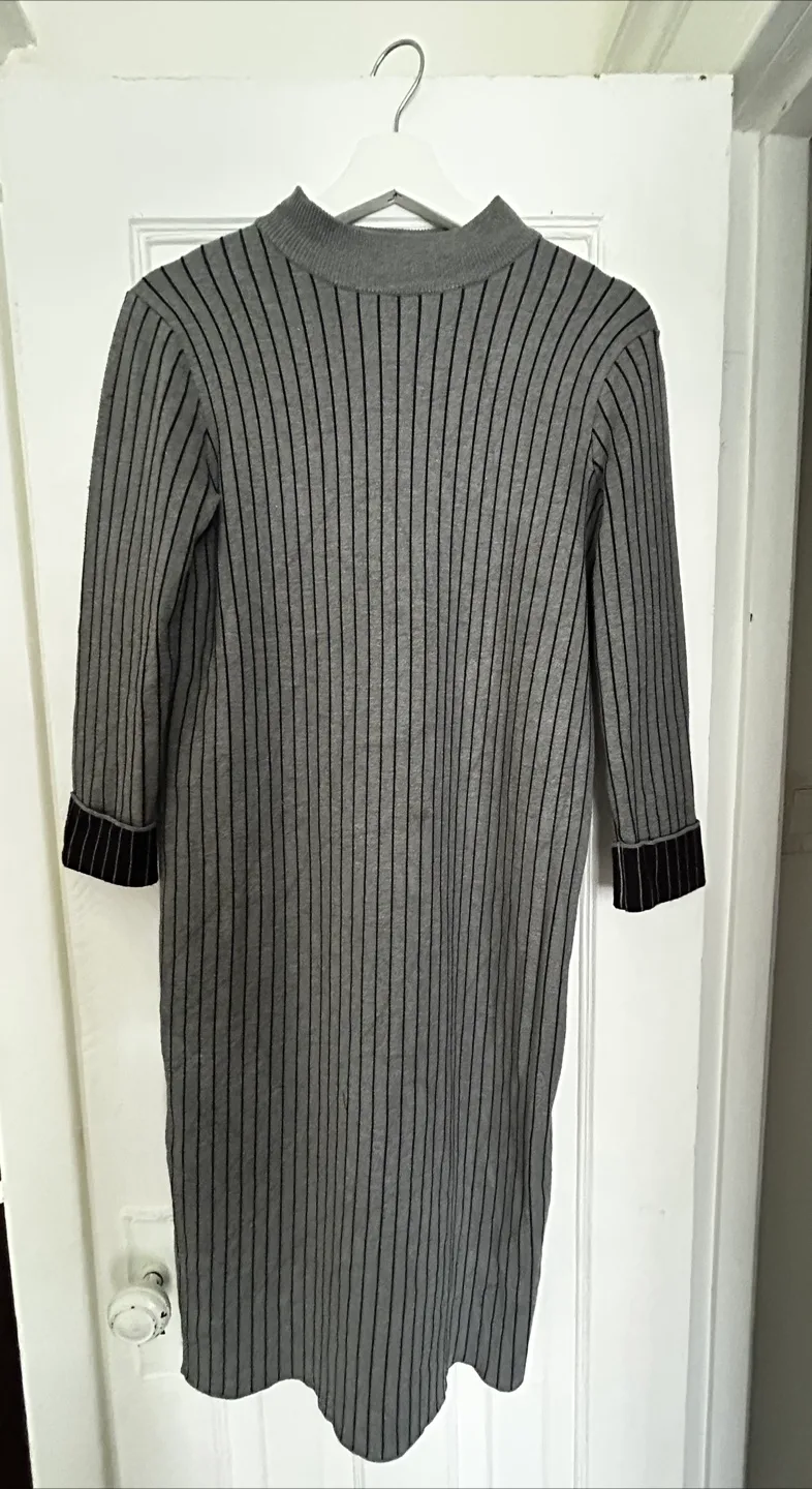 Forever 21 Knit Dress - Size Small thumbnail