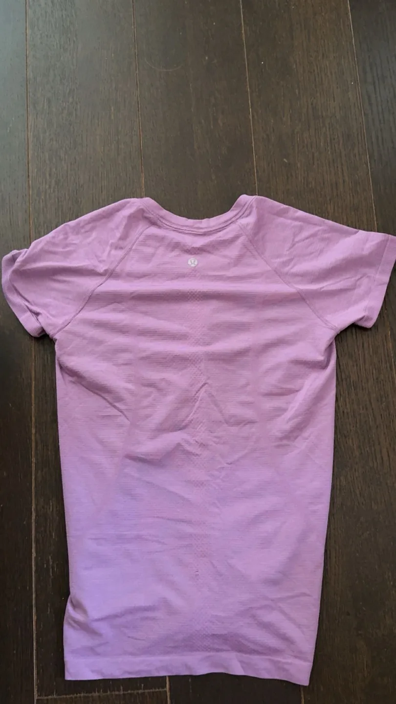 Lululemon Swiftly Tech Short Sleeve 2.0 thumbnail