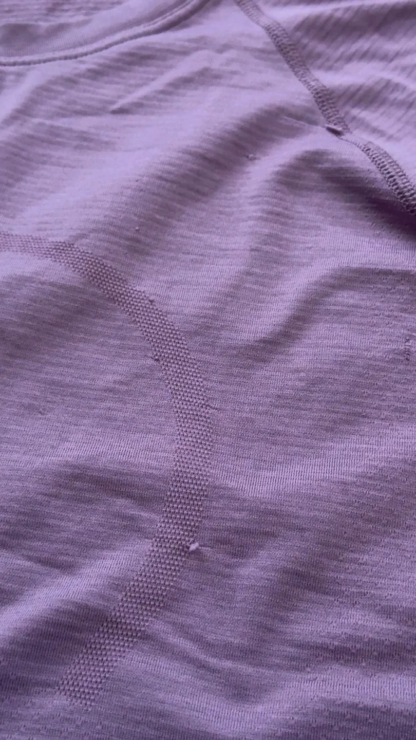 Lululemon Swiftly Tech Short Sleeve 2.0 image indicator(3)