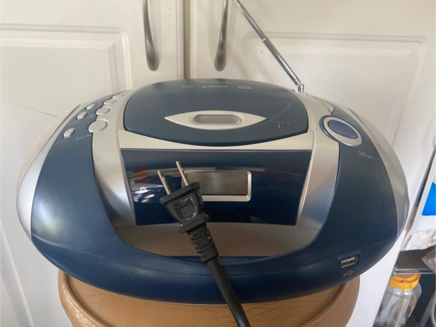 Equip Radio Boombox and USB Player thumbnail