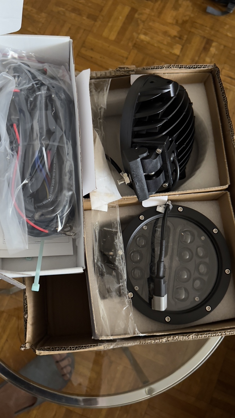 Audio Haus LED Spotlight 70W Set (New) - photo 3