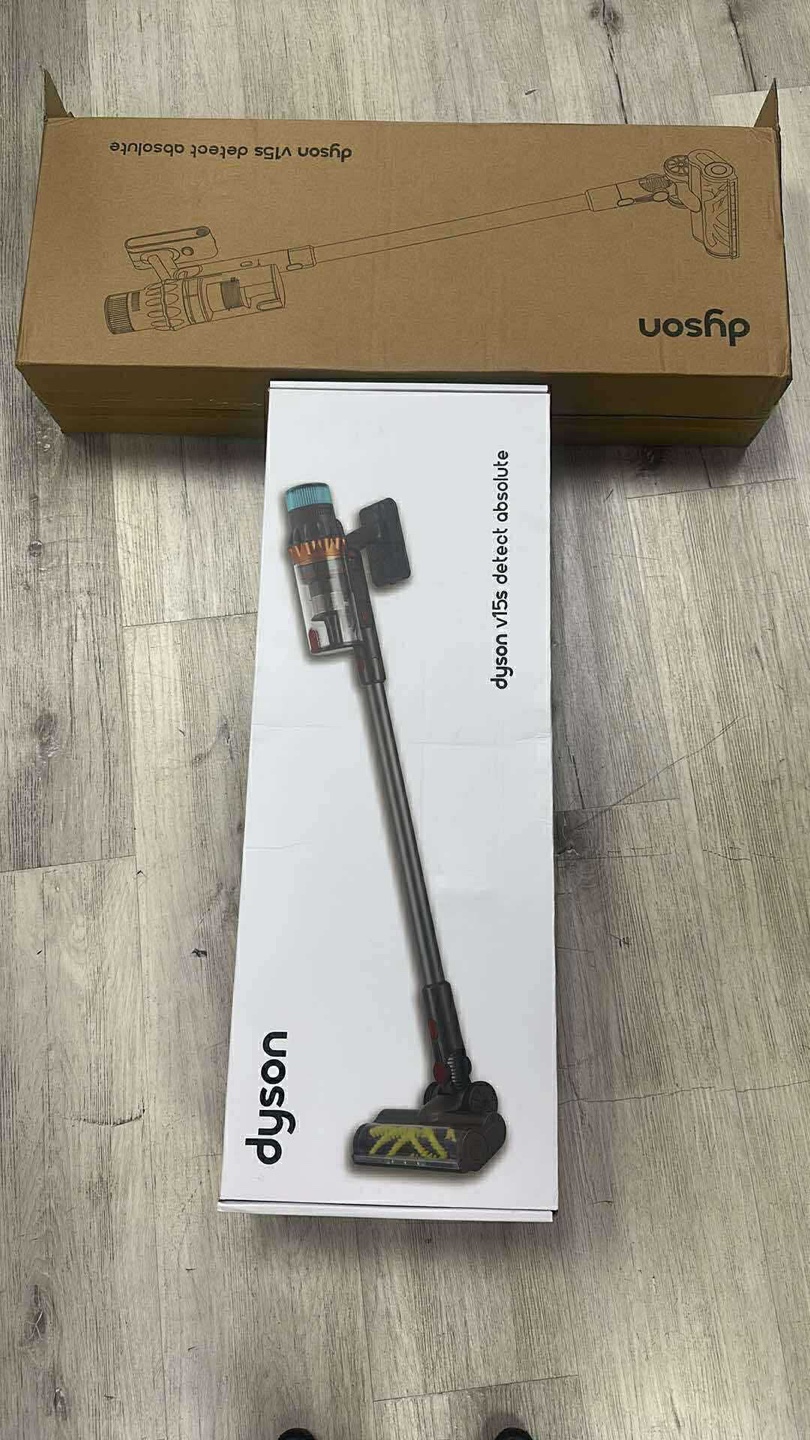 Dyson V15 Detect Absolute Vacuum, Like New!