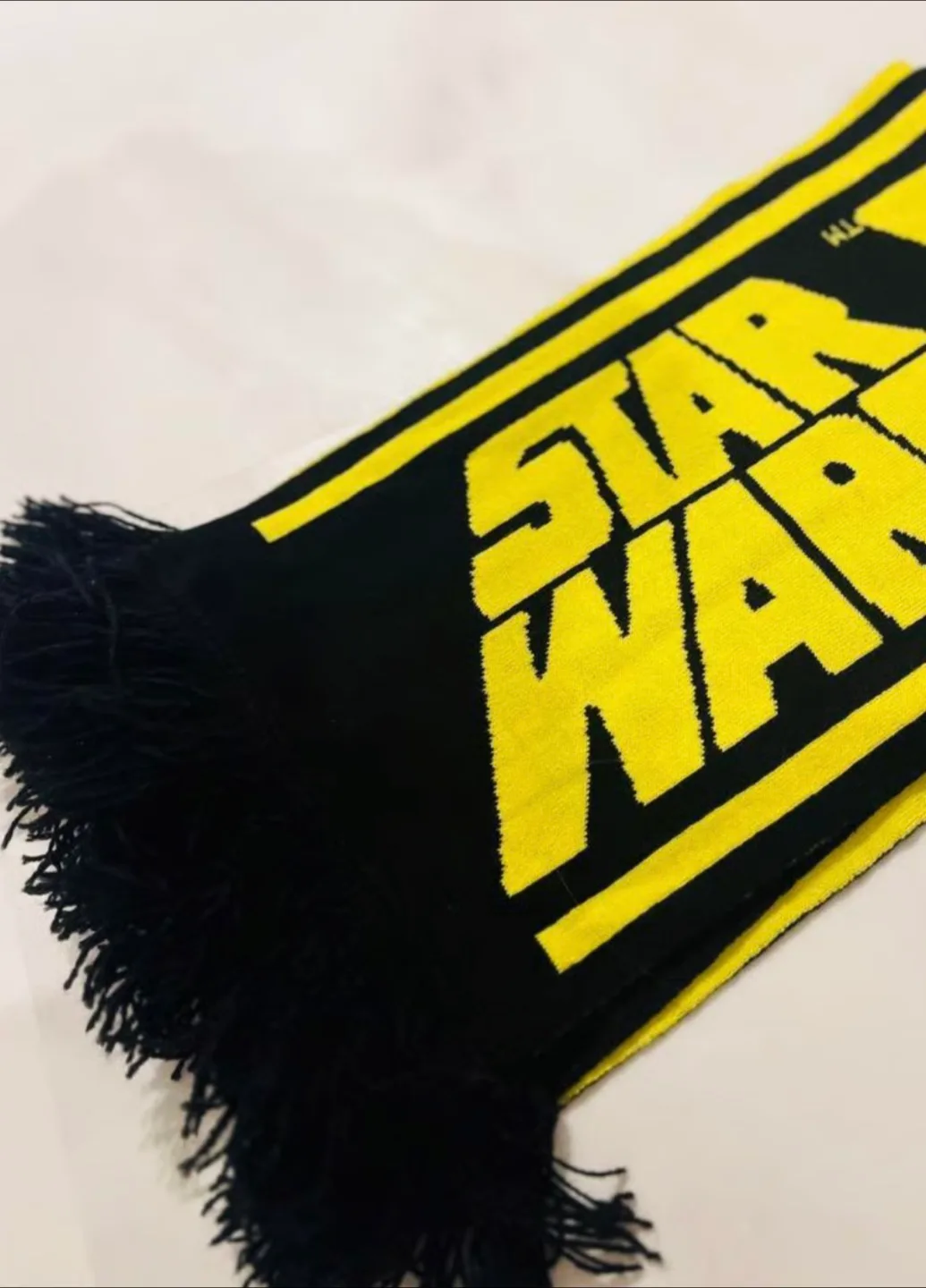 H&M Jacquard-Knit Star Wars Scarf New image indicator(6)