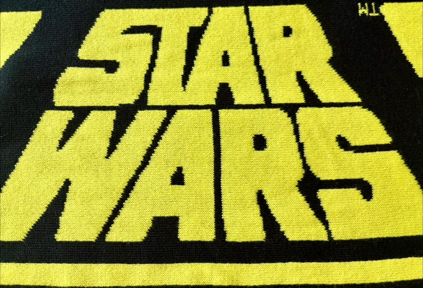 H&M Jacquard-Knit Star Wars Scarf New image indicator(7)