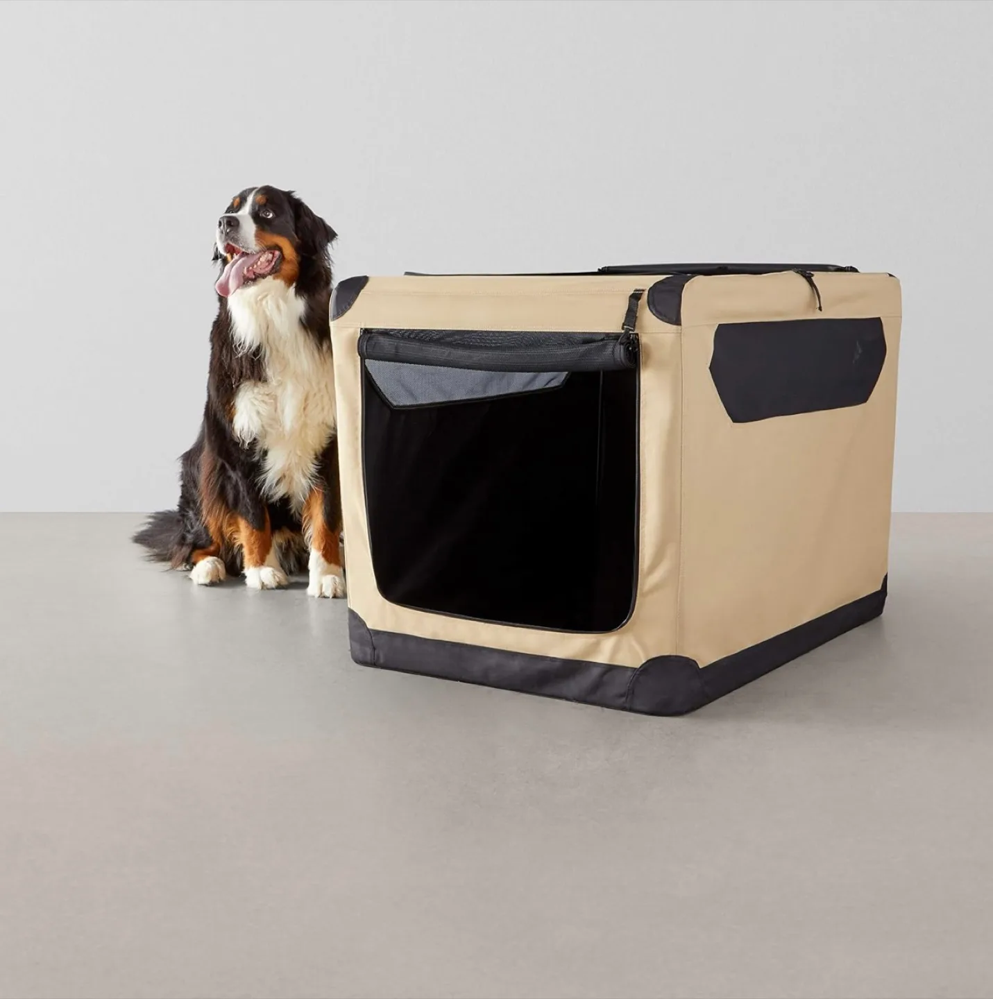 Niche de voyage souple et pliable pour chien thumbnail