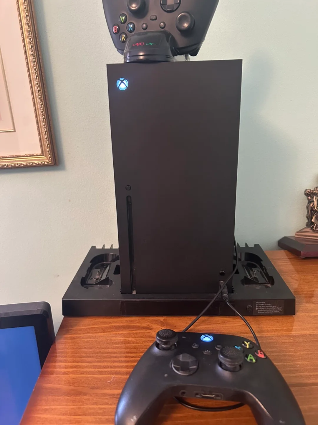 Xbox Series X 1TB SSD Console + Games image indicator(2)