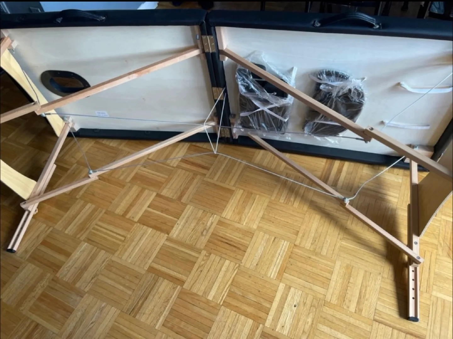 Portable Massage Table - Black image indicator(5)