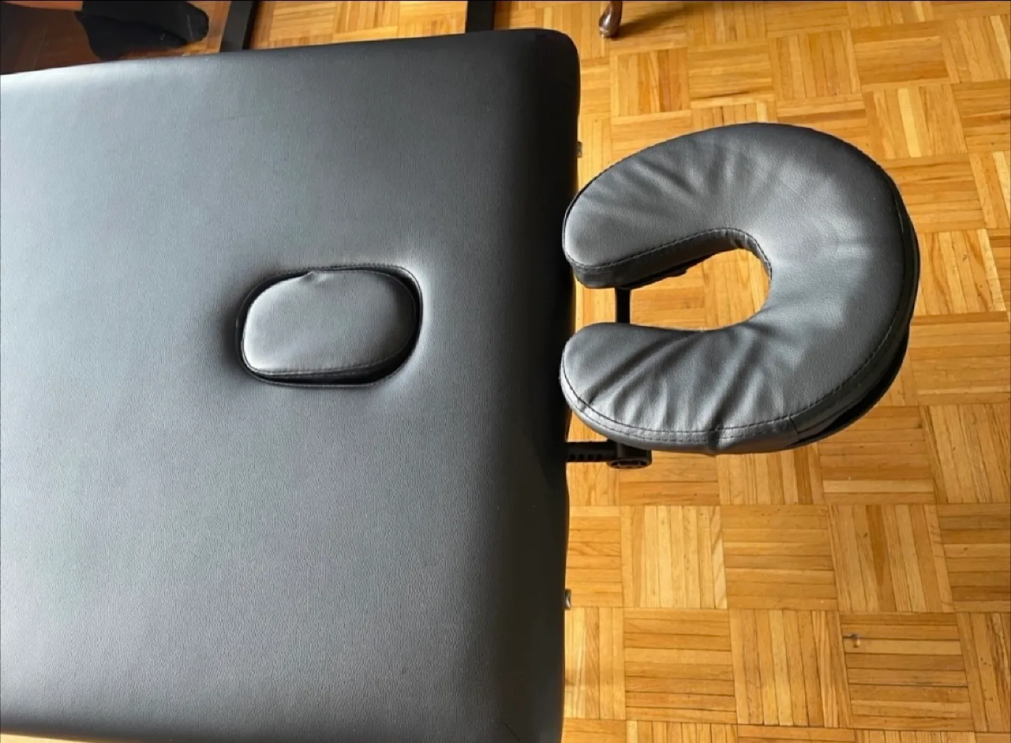 Portable Massage Table - Black image indicator(6)