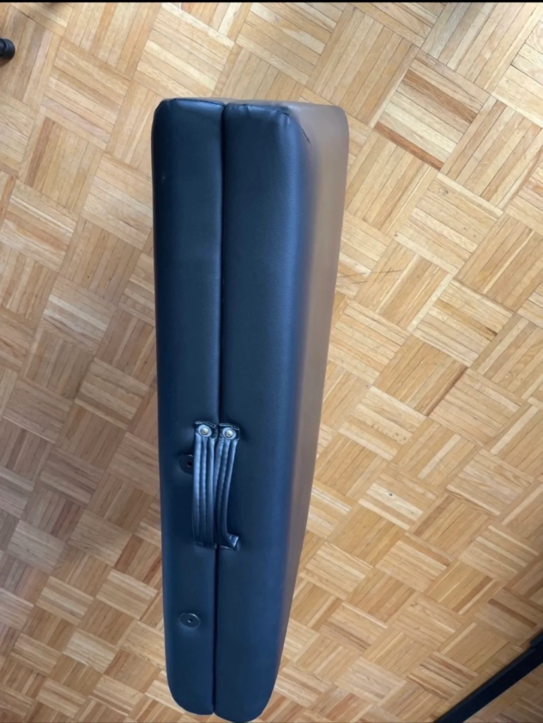 Portable Massage Table - Black image indicator(2)