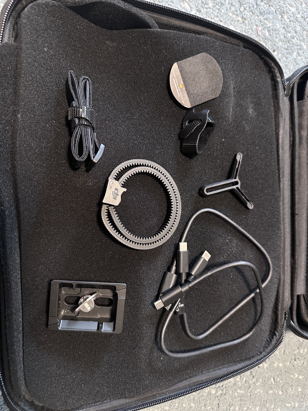 DJI RS 3 Gimbal Stabilizer Kit - photo 5