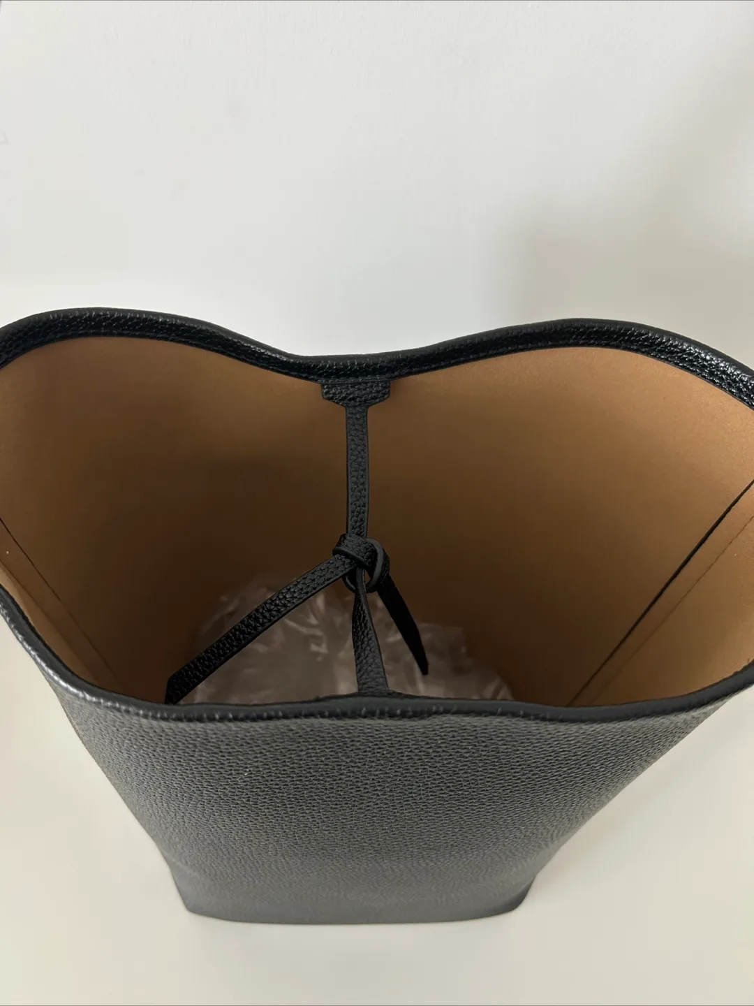 Black Bucket Bag image indicator(2)