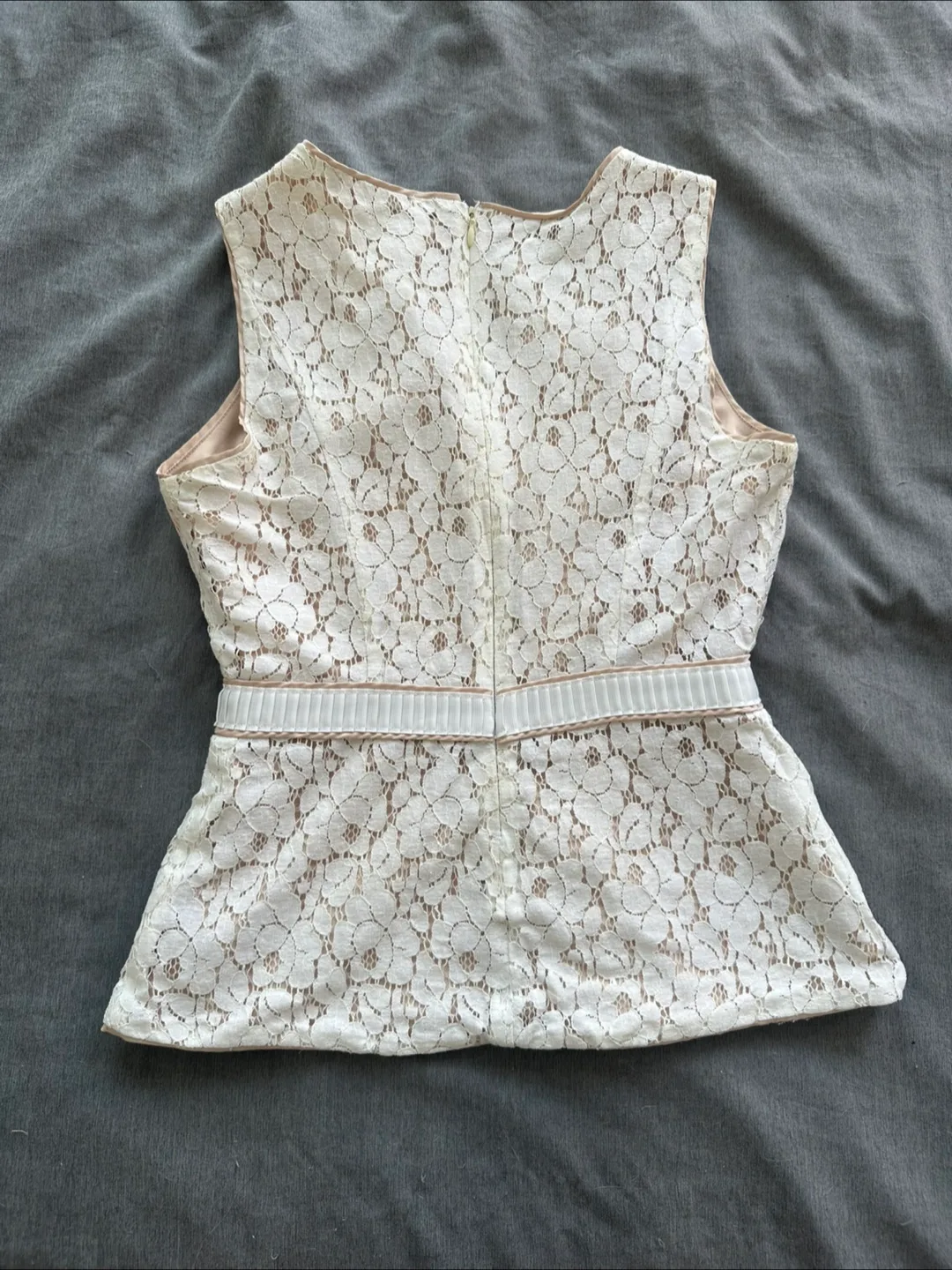 Cream & beige Lace peplum Top - Size XS 🧡 image indicator(2)