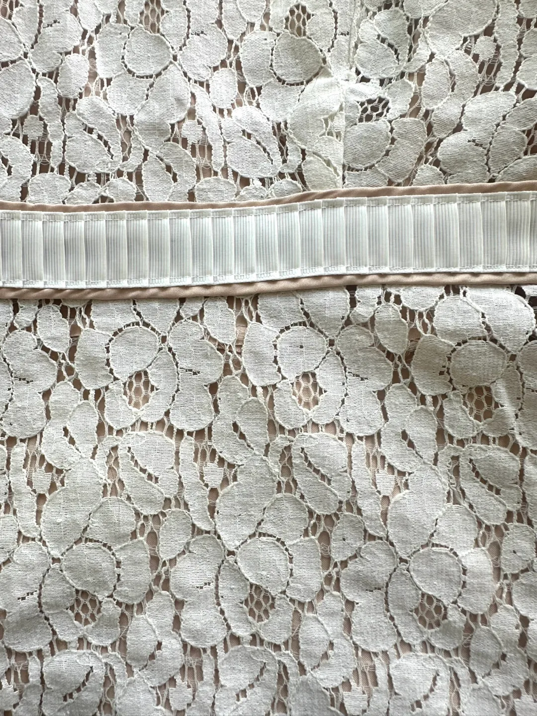 Cream & beige Lace peplum Top - Size XS 🧡 image indicator(3)