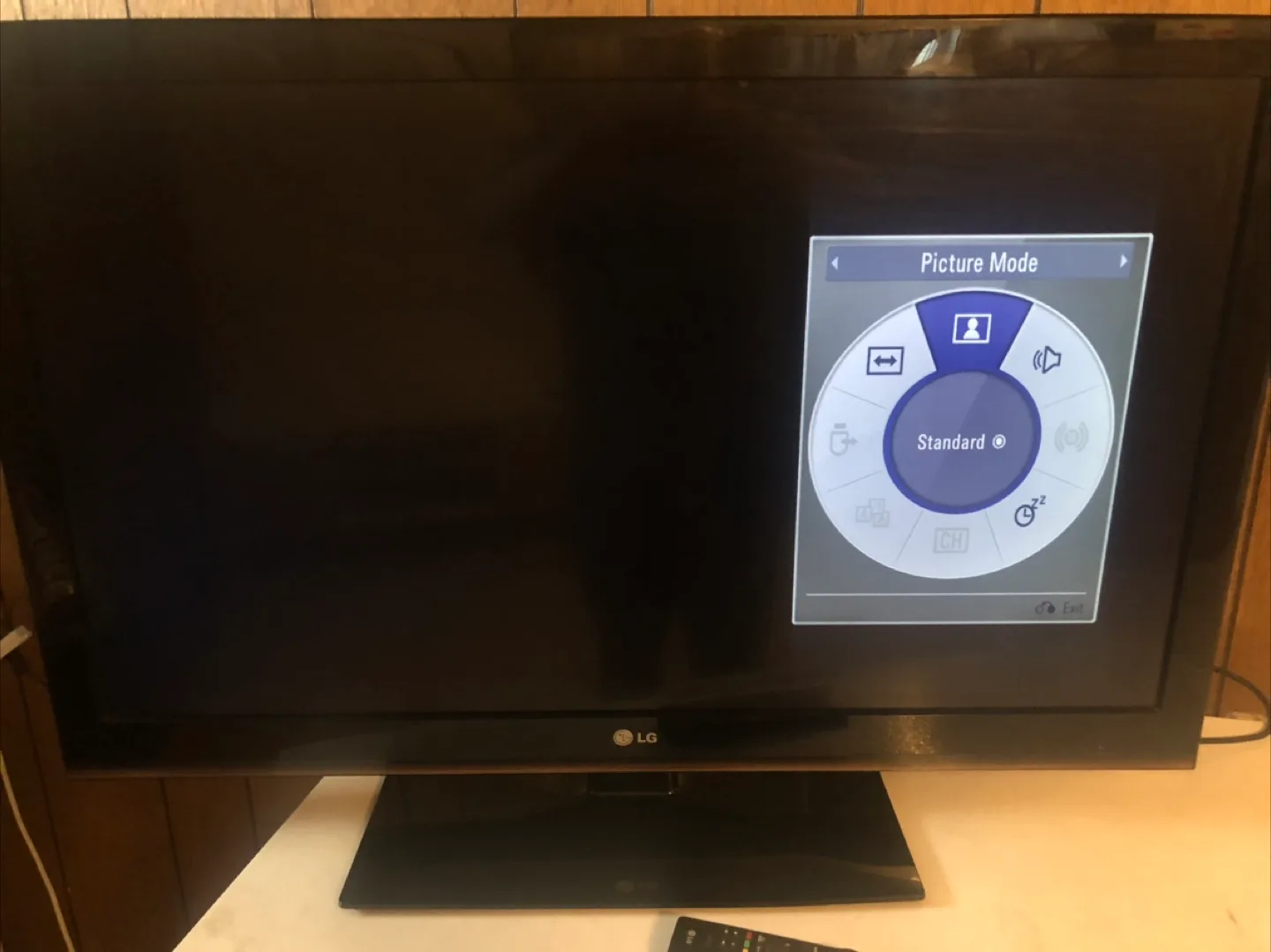 LG 42LK450 42-inch LCD TV thumbnail