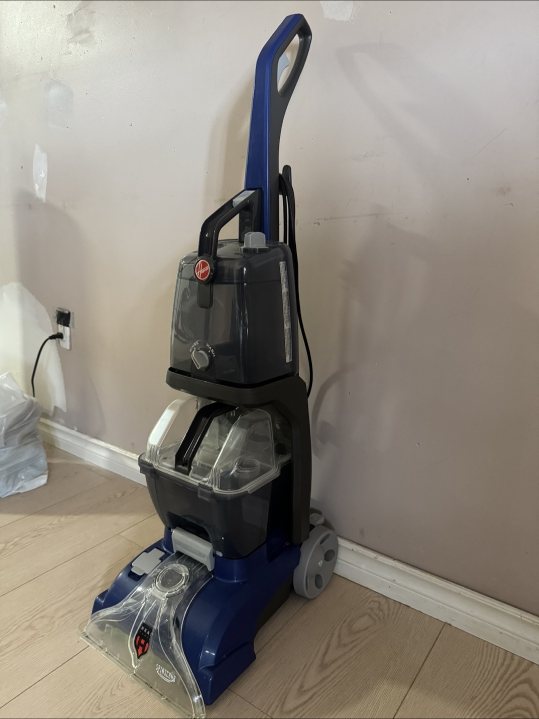 Hoover Power Scrub Deluxe Carpet Cleaner (BRAND NEW - photo 2