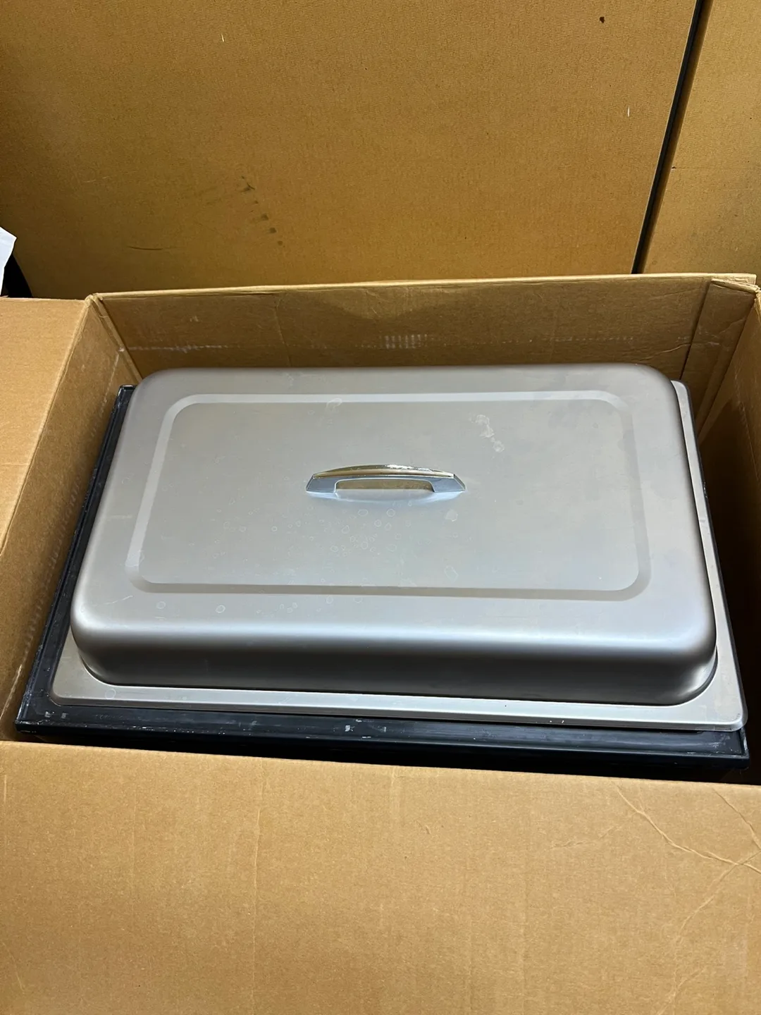 Vollrath Full-Size Food Warmer w/ Pans image indicator(2)