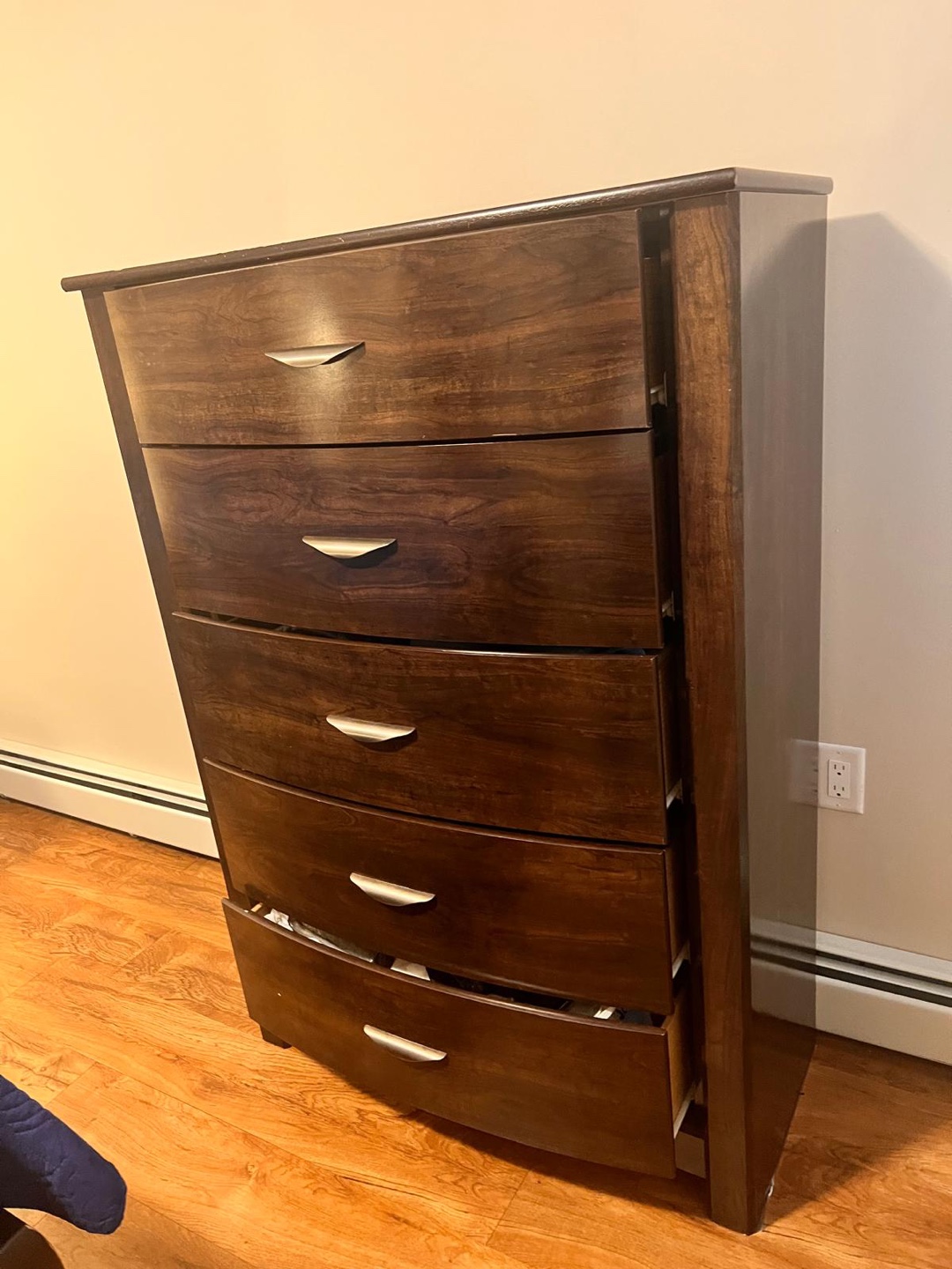 Chest with 5 drawers, (Medium Brown), Ashley HS- MUST GO asap - photo 2