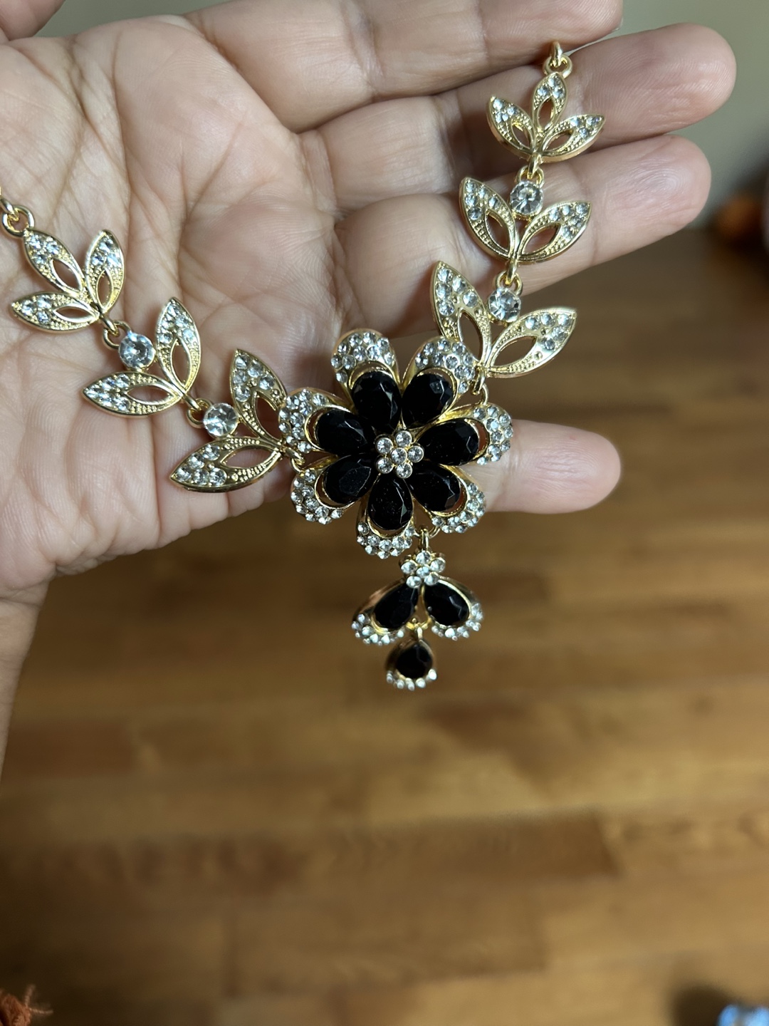 Gold Tone Floral Necklace & Earrings Set