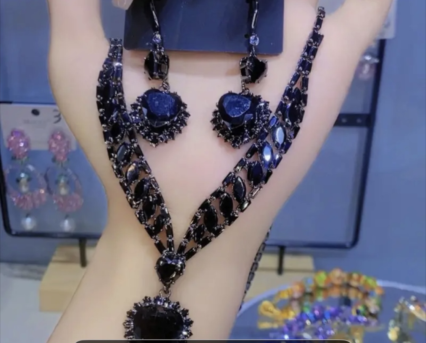 Black Necklace and Earring Set - photo 5