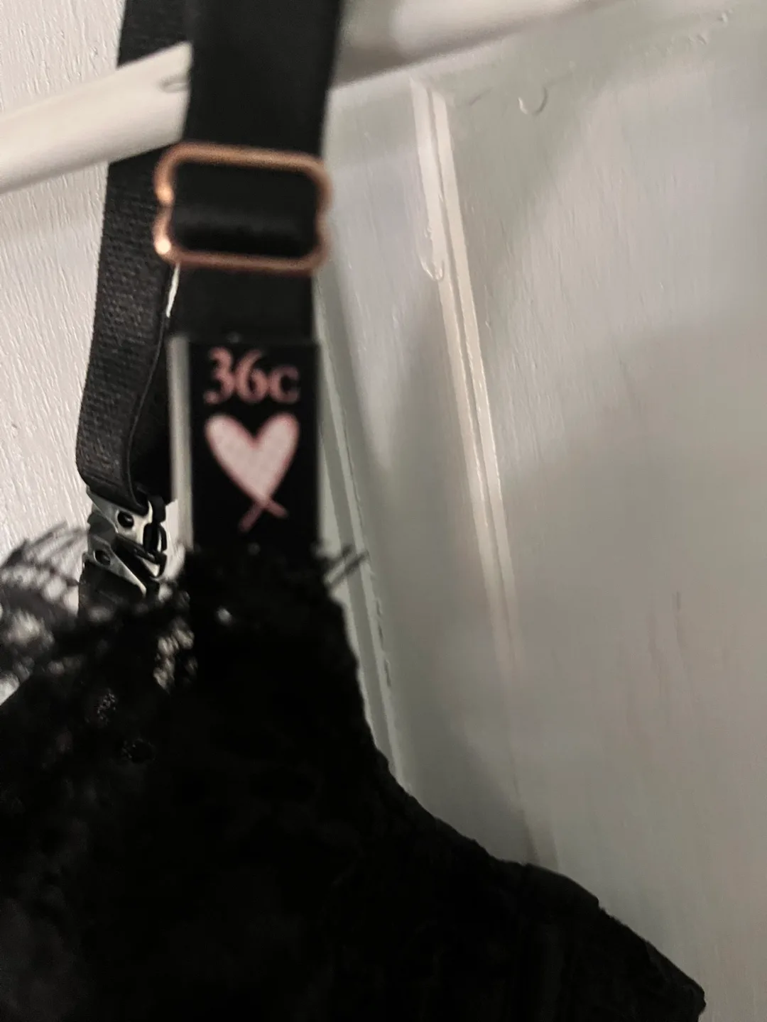 Victoria's Secret Black Lace Bra - Size 36C image indicator(4)