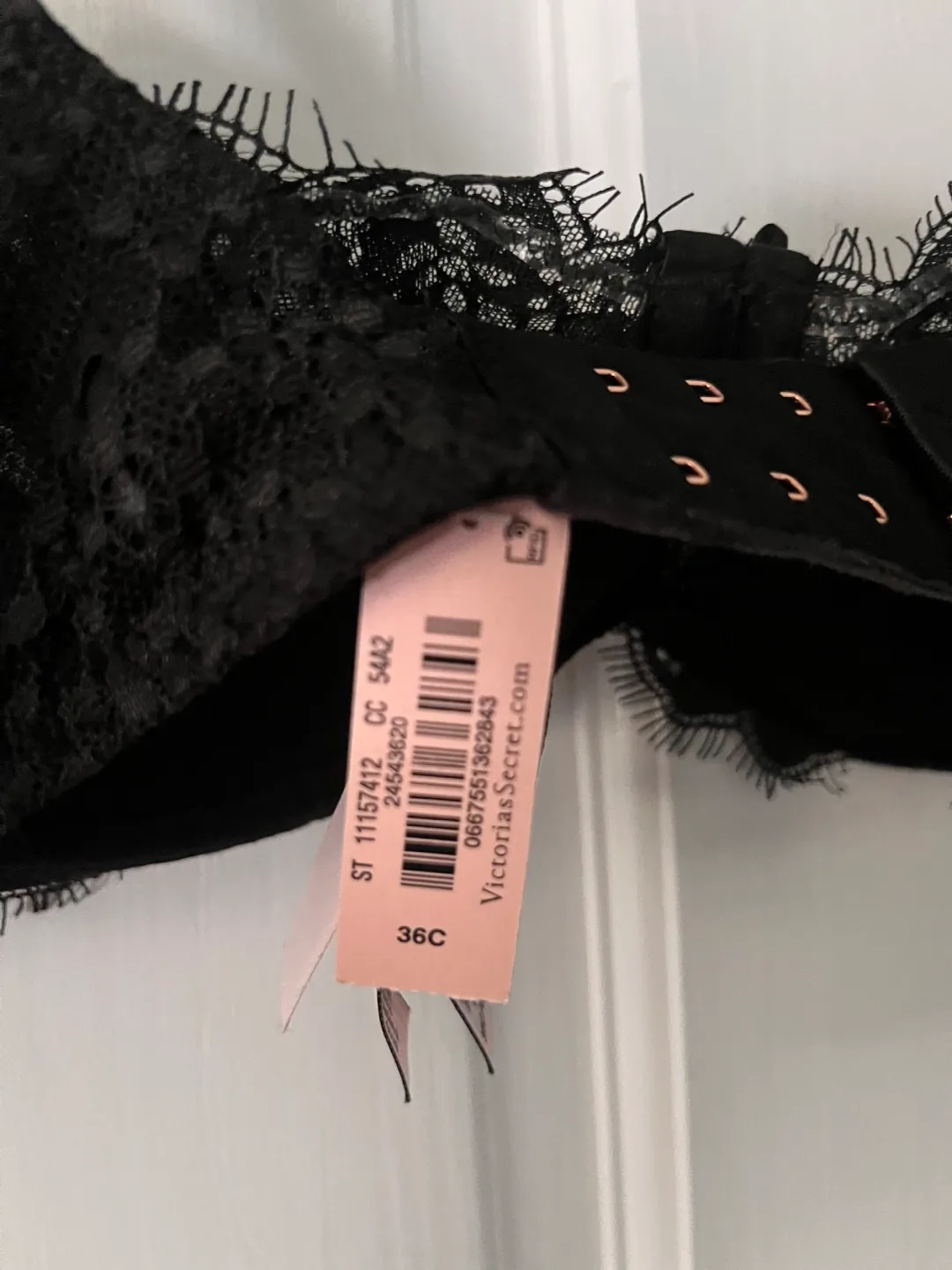 Victoria's Secret Black Lace Bra - Size 36C image indicator(7)
