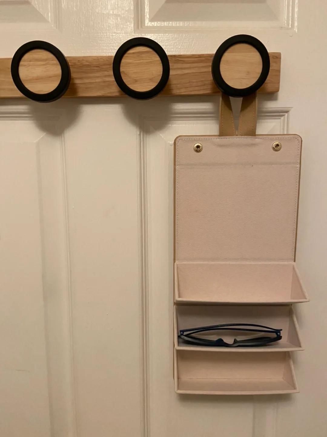 Sancia Australia sunglasses holder thumbnail