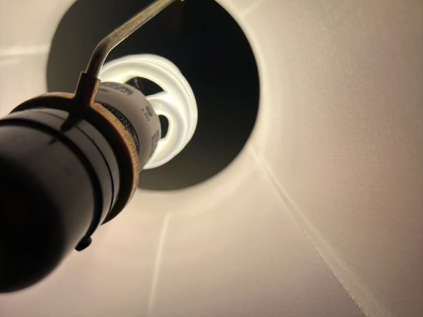 🧡 Red Table Lamp with Glass Base image indicator(4)