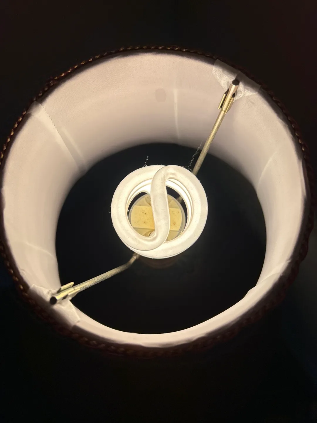 🧡 Red Table Lamp with Glass Base image indicator(3)