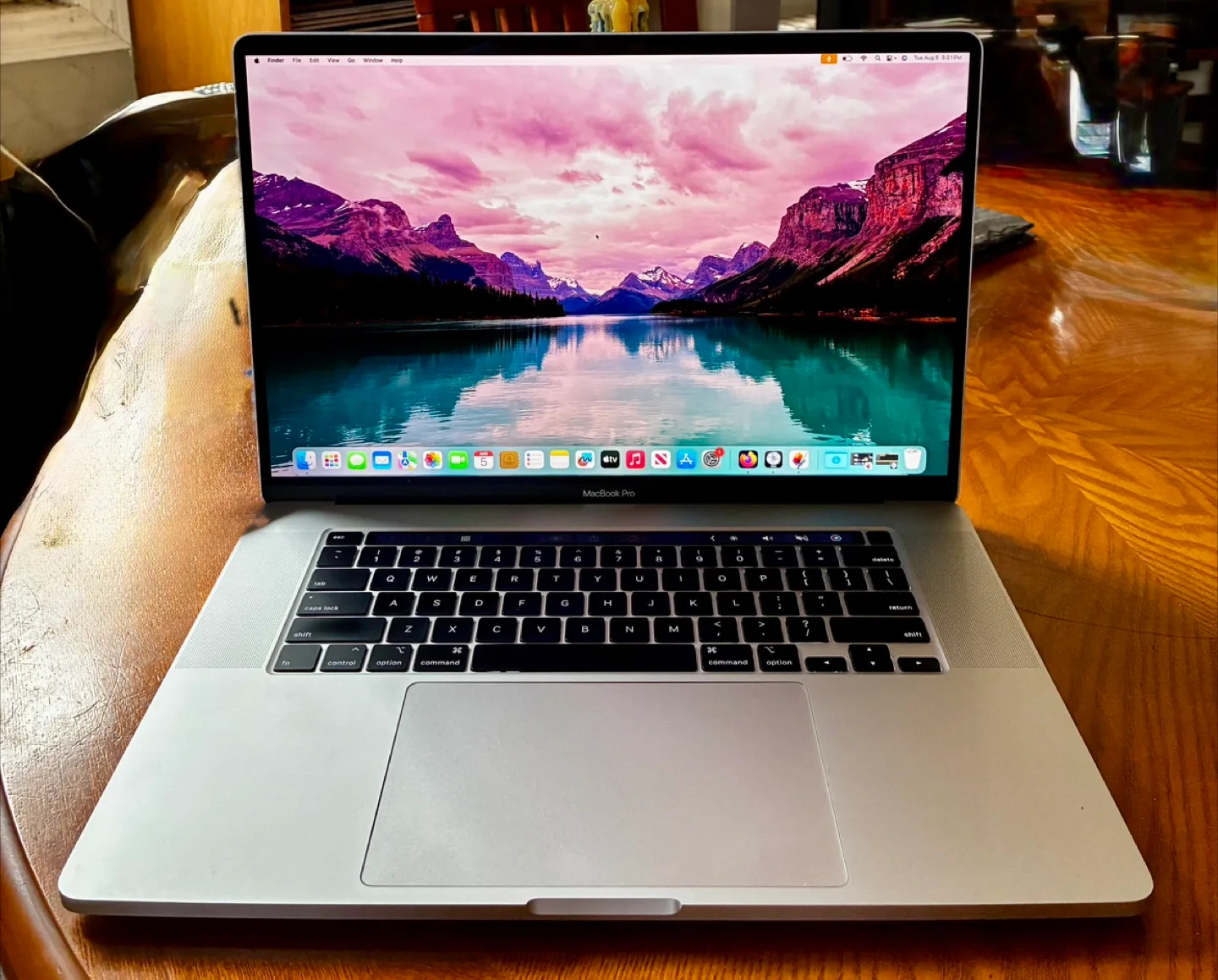 Apple MacBook Pro 16” AMAZING!!! thumbnail