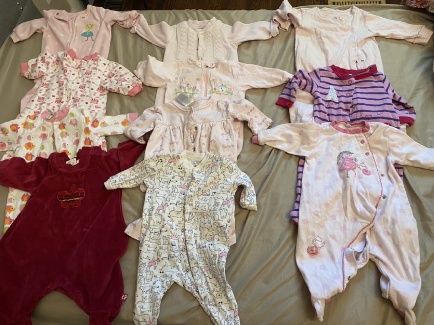 30+ pc baby Girl Clothes Bundle - Size 0-3m - photo 2