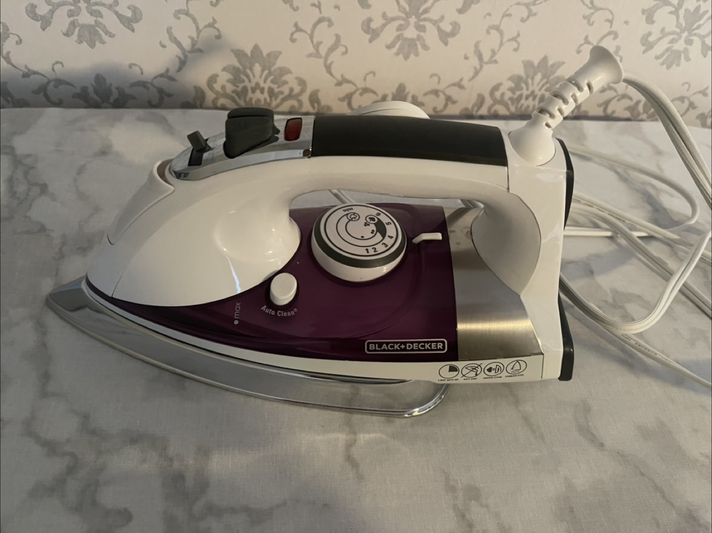 Black+Decker Iron and Iron board - photo 2
