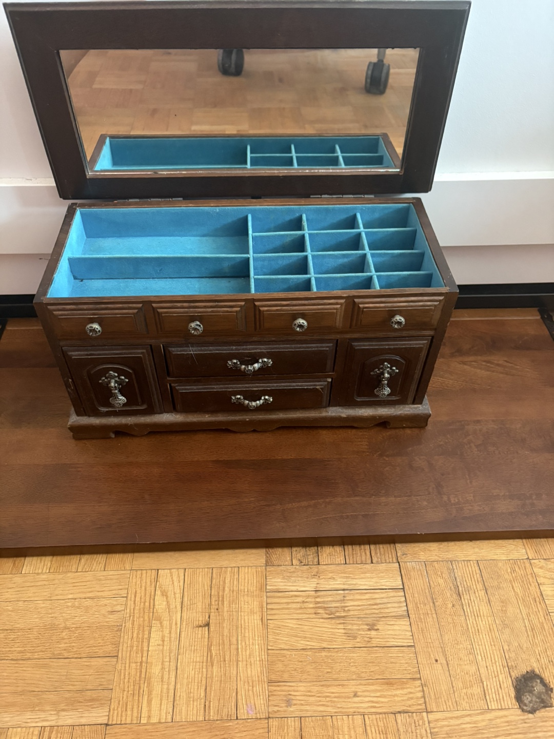 Wooden Jewellery Box with Mirror - photo 3