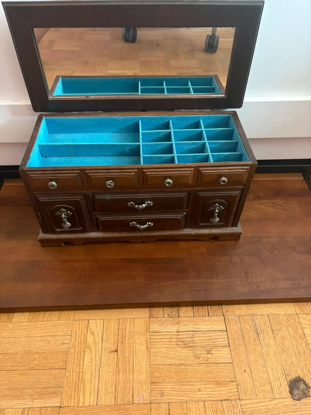 Wooden Jewellery Box with Mirror image indicator(3)