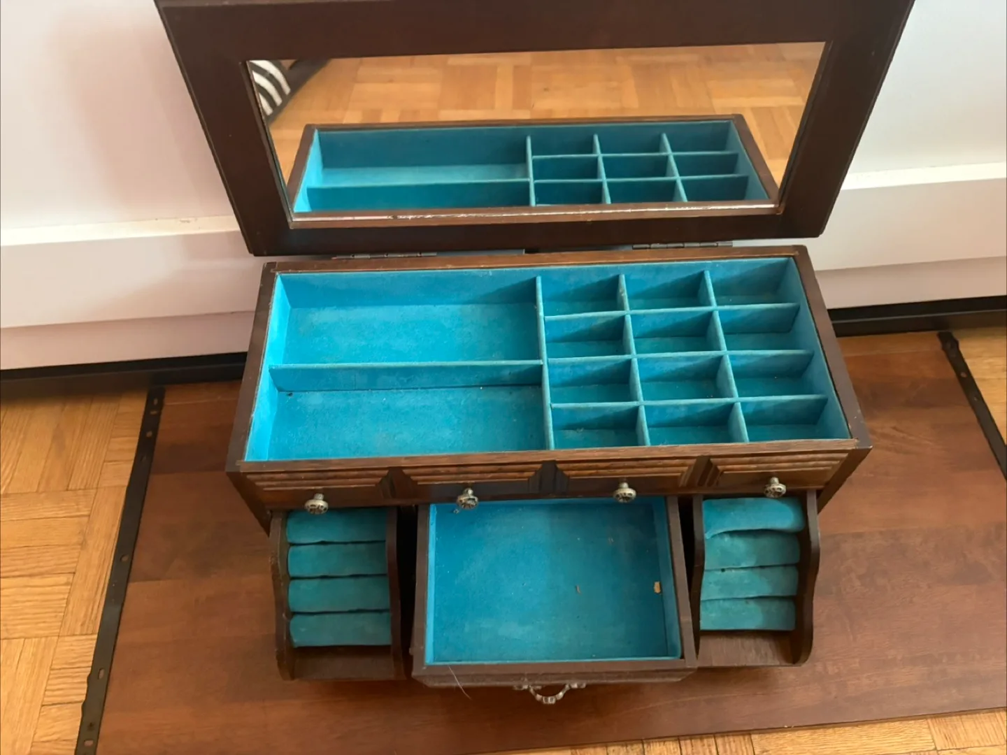 Wooden Jewellery Box with Mirror image indicator(2)