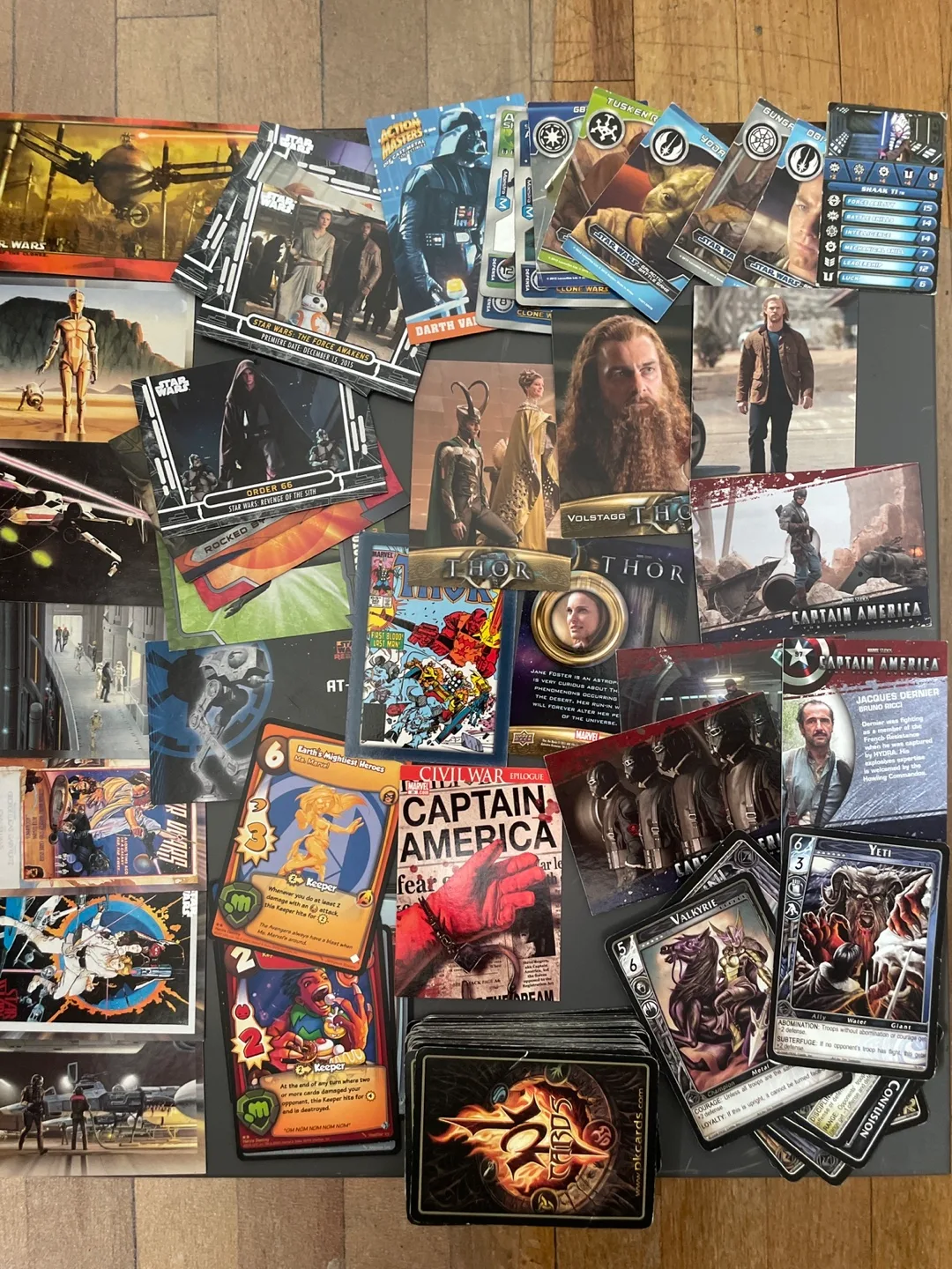 Trading Cards Lot - Star Wars, Marvel, more thumbnail
