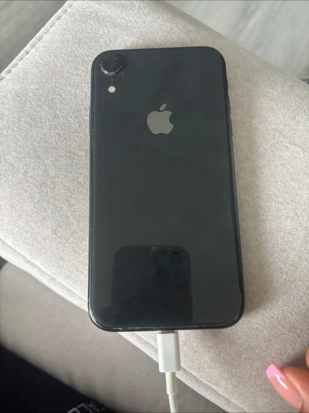 Damaged iPhone XR thumbnail