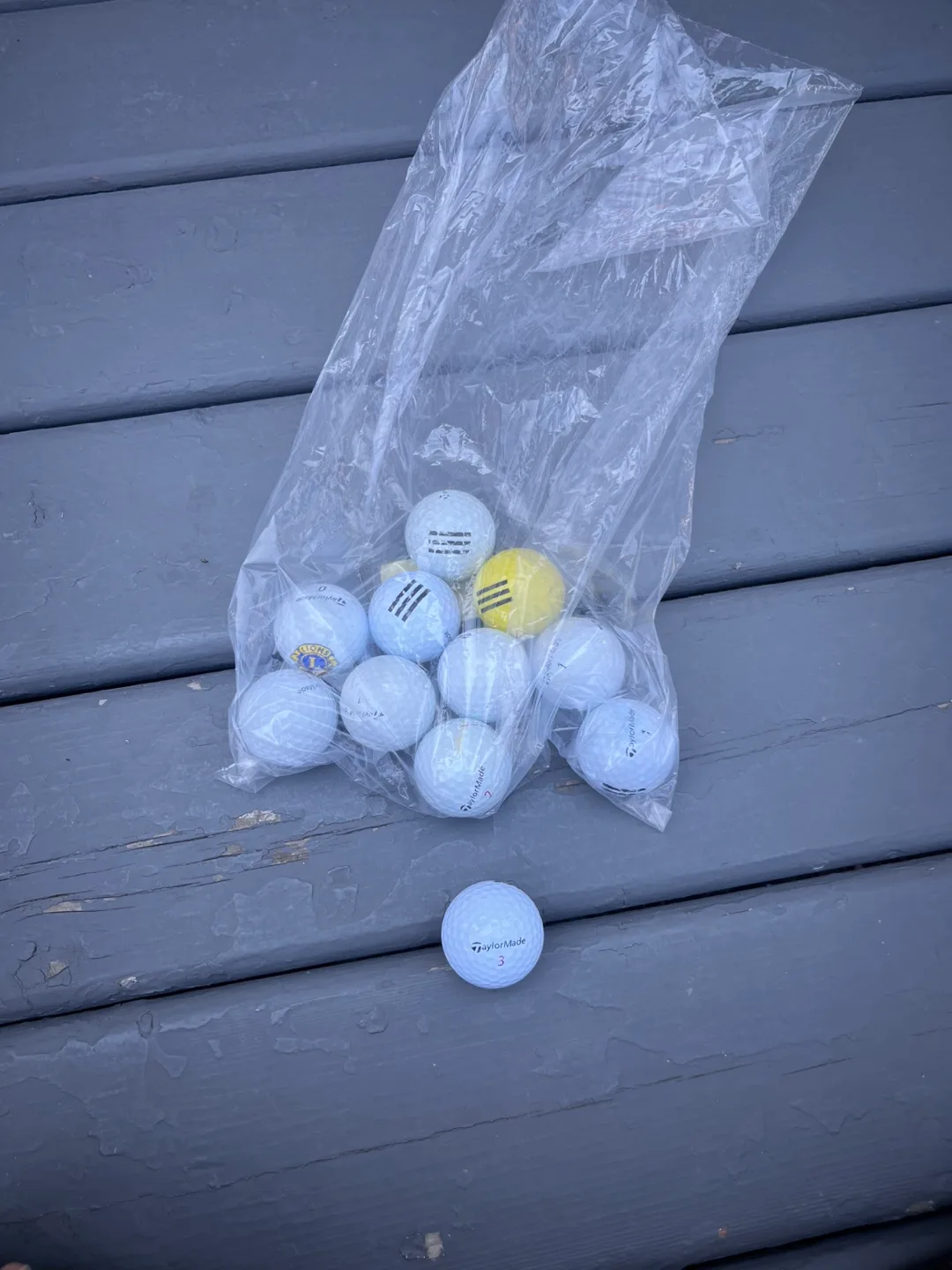 11 TaylorMade Golf Balls thumbnail