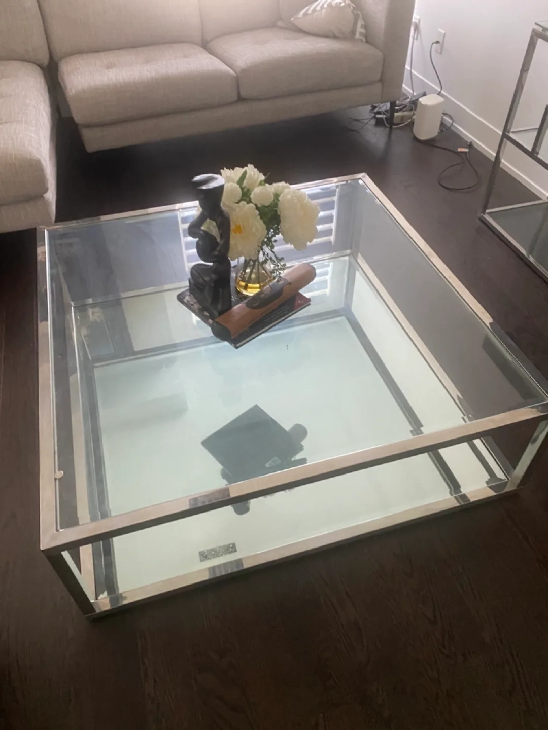 Square Glass Coffee Table image indicator(2)