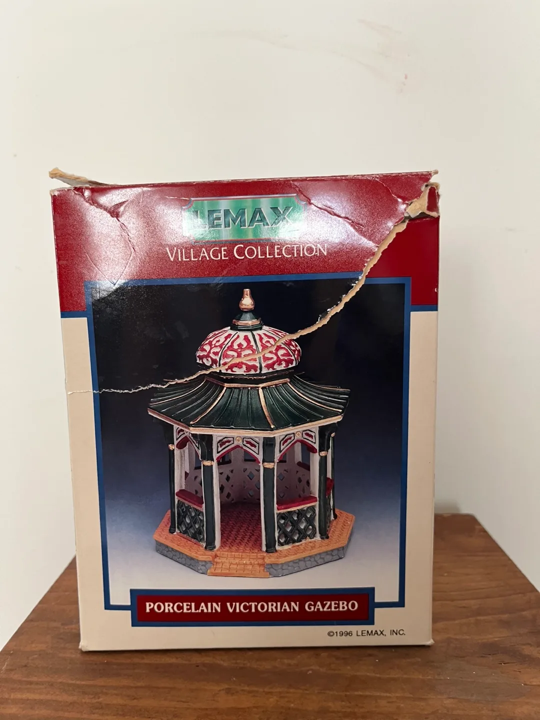 Lemax Village Collection Porcelain Victorian Gazebo thumbnail