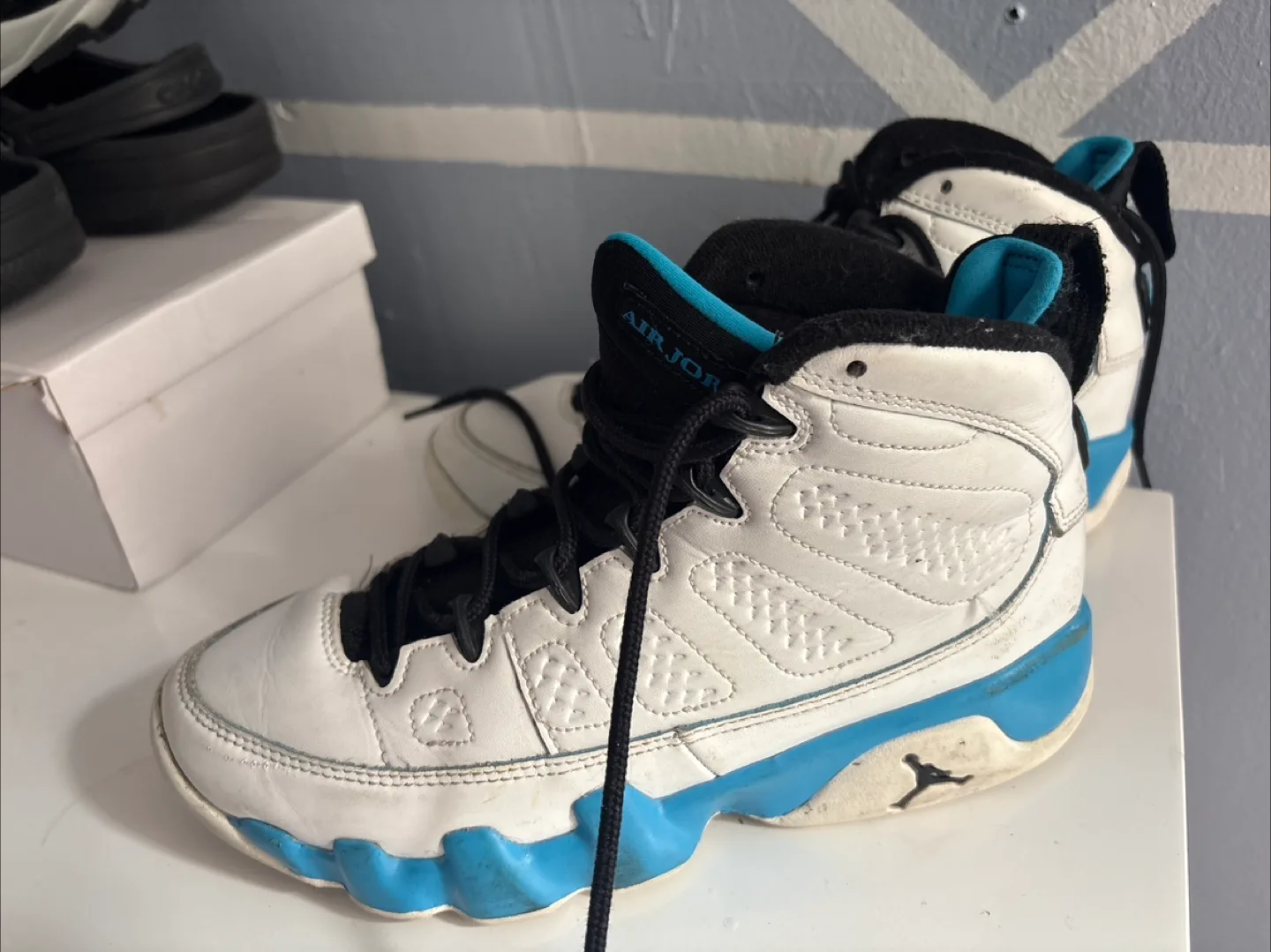 Air Jordan 9 Retro White/Blue size 5 Youth thumbnail