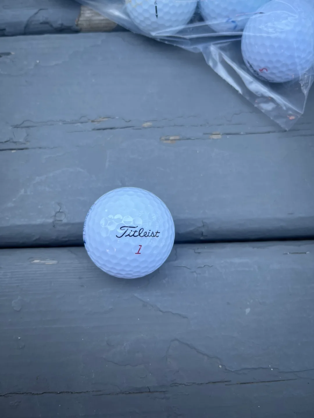 23 Titleist Golf Balls image indicator(2)