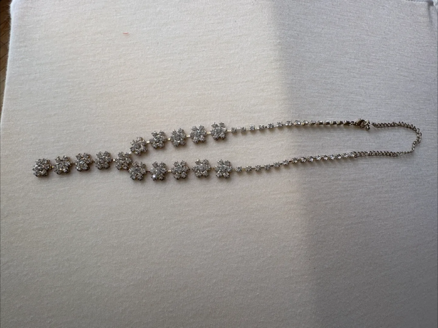 Rhinestone Floral Necklace & Earring Set image indicator(3)