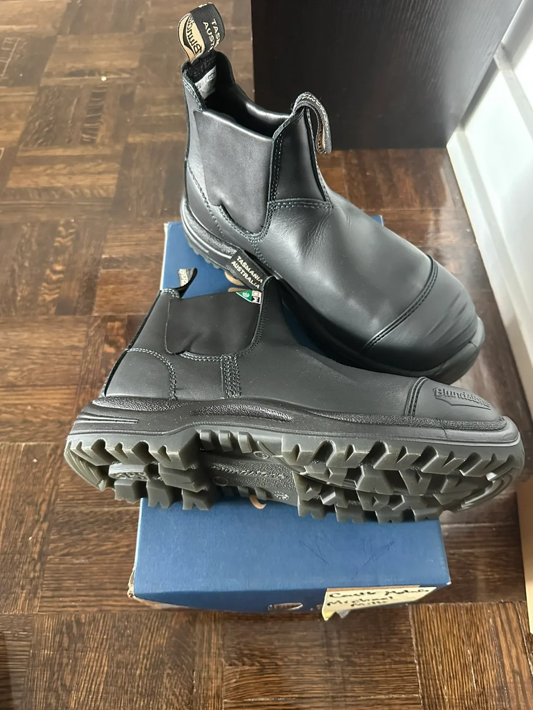 Safety shoes  size 8 men thumbnail