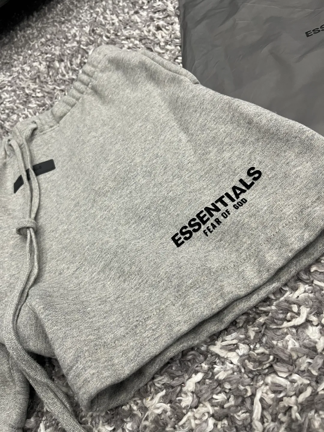 Essential shirts image indicator(2)