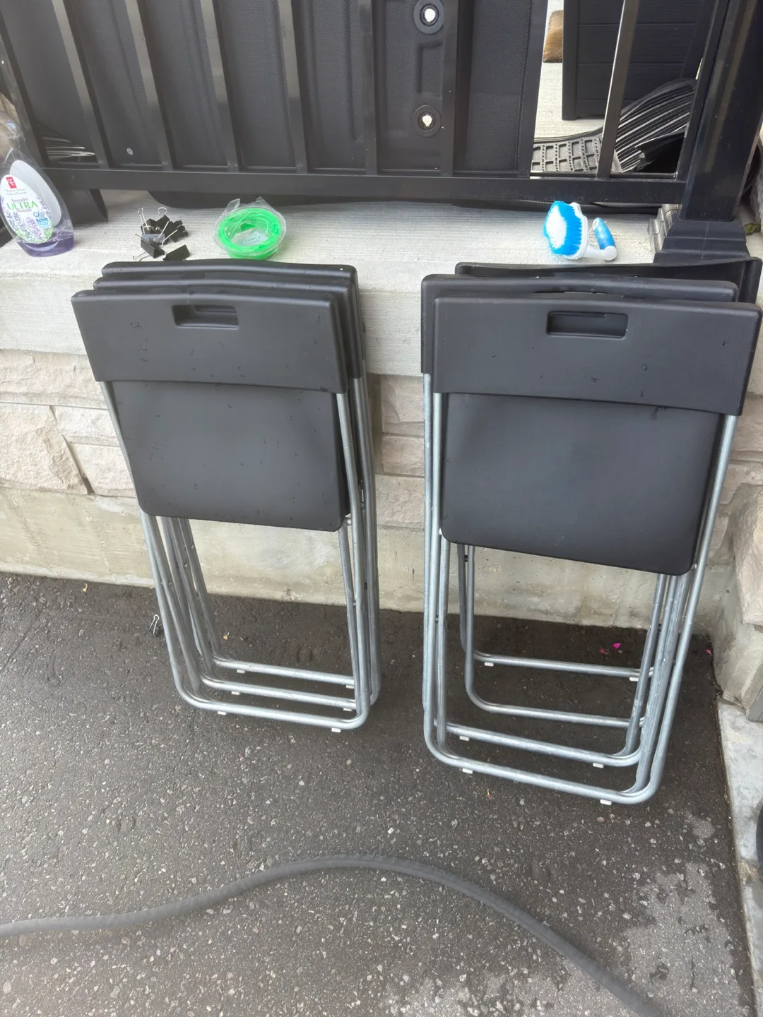6 pack Black Folding Chairs thumbnail