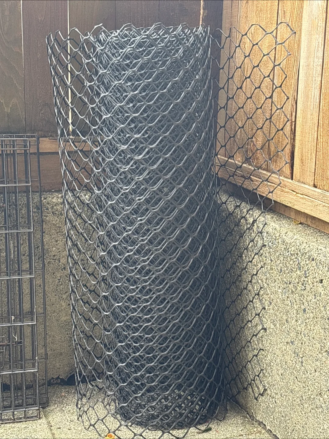 Black Plastic Garden Mesh Fencing 4’ thumbnail