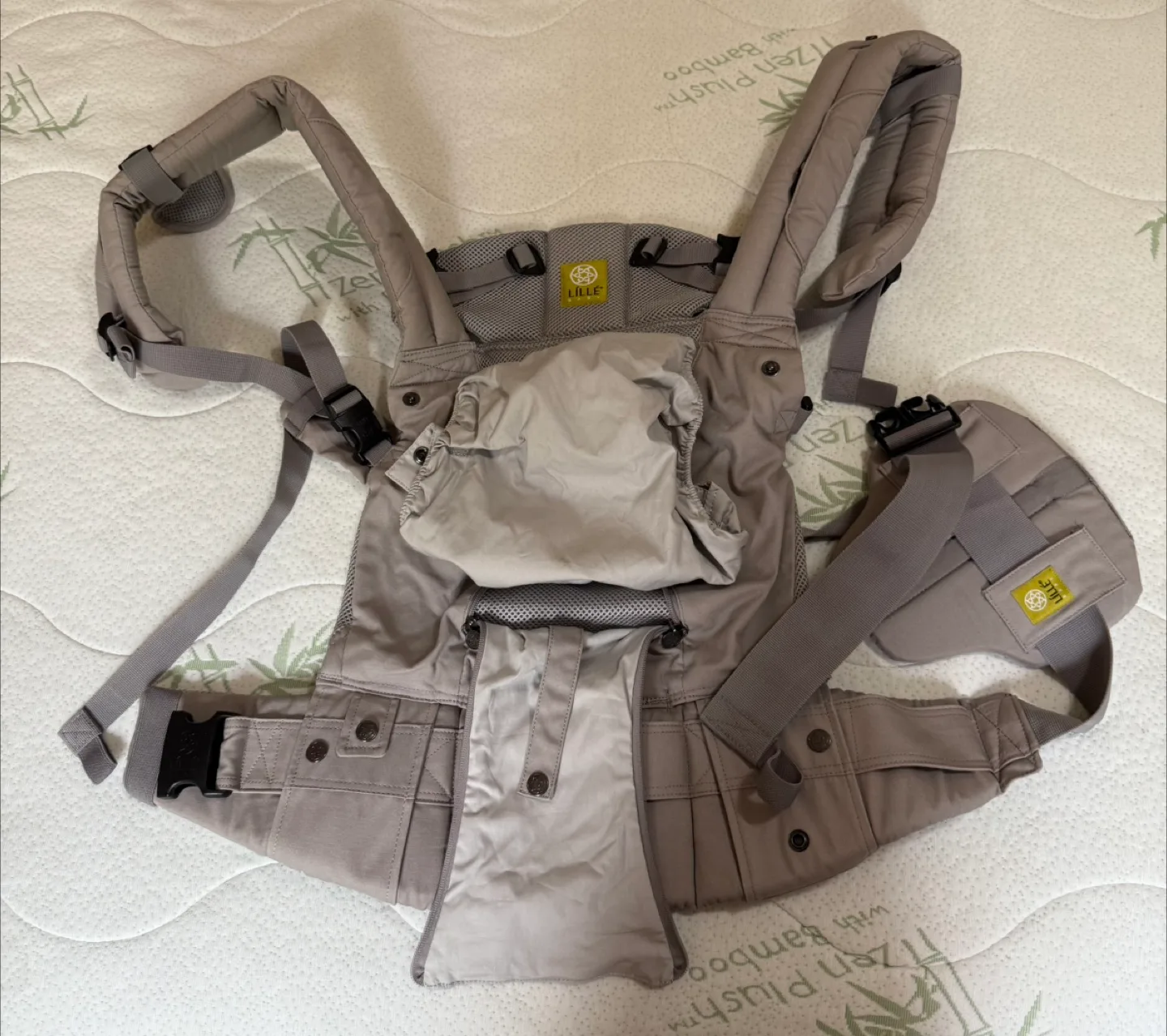 LILLEbaby Baby Carrier Grey thumbnail